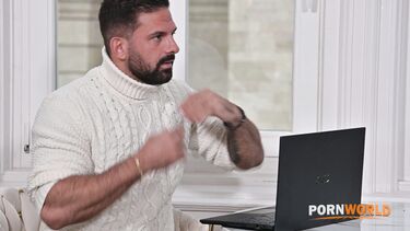 Пара снимает квартиру: двойной анал от бойфренда и риэлтора