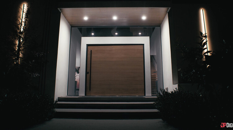 Isa Bella: "Под ножом", эпизод 1: пластический хирург Мик Блю изменяет жене со своей молодой ассистенткой