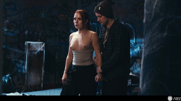 Заморозка времени: бомж ебет телку с битой до оргазма