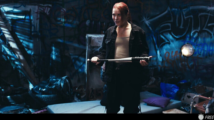 Заморозка времени: бомж ебет телку с битой до оргазма