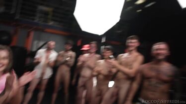 Silvia Dellai: Ганг банг ебля в спортзале с двойным проникновением