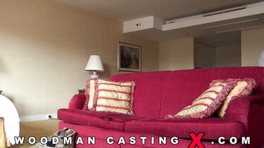 Айша Рог получает двойное проникновение на кастинге Вудмана