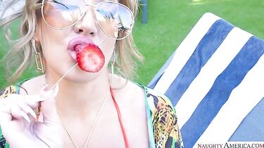 Темнокожий слуга отодрал хозяйку, пока муж играл в гольф