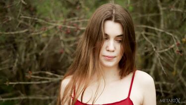 Danna Bliss ласкает себя секс игрушкой и пальчиками