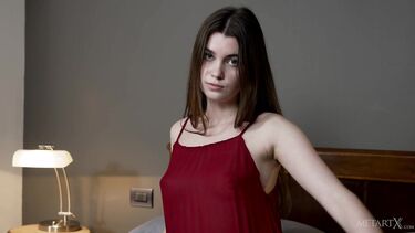 Danna Bliss ласкает себя секс игрушкой и пальчиками