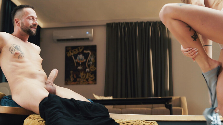 "Мы сами пишем свою историю" - эрофильм с Оливией Спаркл