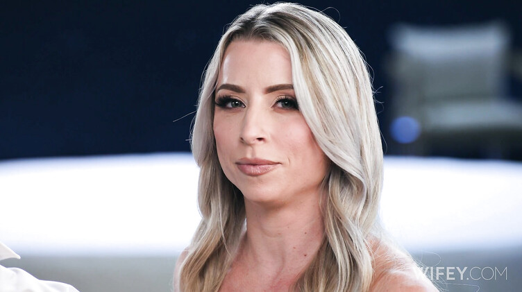 Tiffani Time: Два негра прут чужую жену сексваф на глазах ее мужа