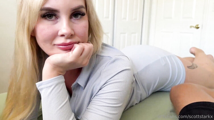 Trixie Brooks: Жопастая мачеха Трикси Брукс жалуется на отца и трахается с его сыном