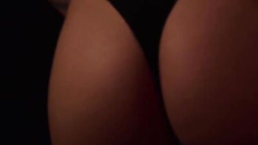 Молодая мачеха зашла ночью к пасынку и соблазнила его на секс