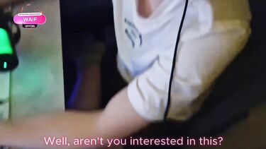 В пижаме: Озабоченная русская сестра соблазнила брата геймера на потрахаться