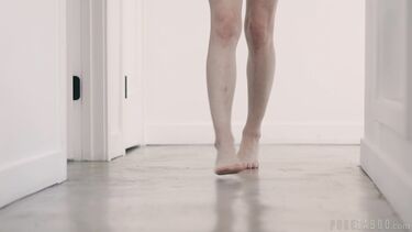 Зрелый и молодая: Дочь незаметно подменила собой резиновый мастурбатор, и папа ее трахнул