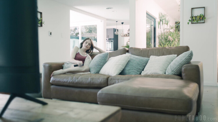 Дочь незаметно подменила собой резиновый мастурбатор, и папа ее трахнул