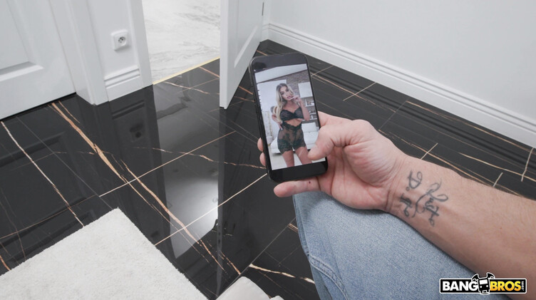 Aspen Reign: Подглядывал за мачехой Аспен Рейгн после душа и спалился - сексу быть!