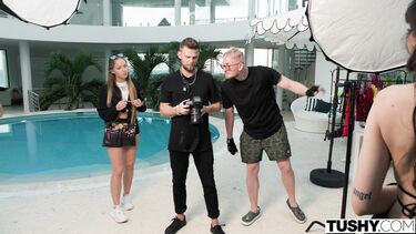 Фотограф трахает красивую попку кудрявой мулатки Селвы Лапиедра