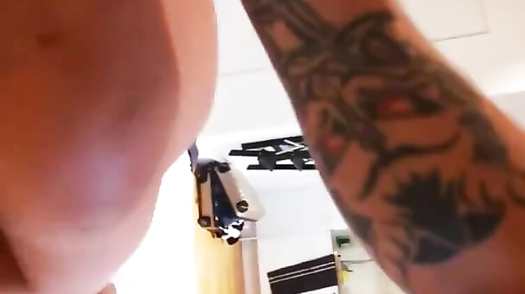 Домашка с сексвайф Вероникой и другом семьи