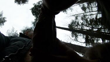 Сексвайф Вероника Чешире сосет член зимой в лесу новому любовнику