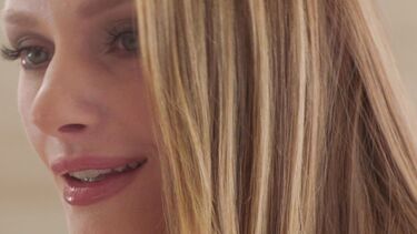 Жена начальница трахается с подчиненным дома, пока нет мужа