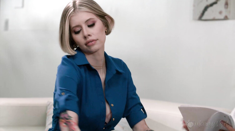 Kyaa Chimera: Мама трахается с дочерью студенткой на глазах у подруги дочери