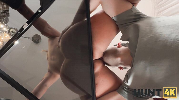 Куколд смотрит и страдает, как жена расплачивается пиздой за долги по квартире