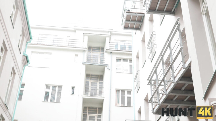 Куколд смотрит и страдает, как жена расплачивается пиздой за долги по квартире