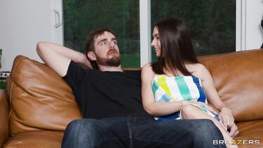Страстная ебля с новенькой актрисой Брук Тили от Браззерс