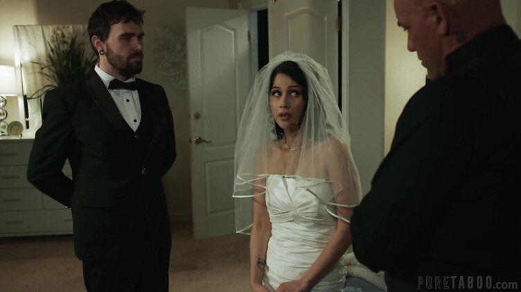 Семейный ритуал: оец трахает невесту сына в первую брачную ночь