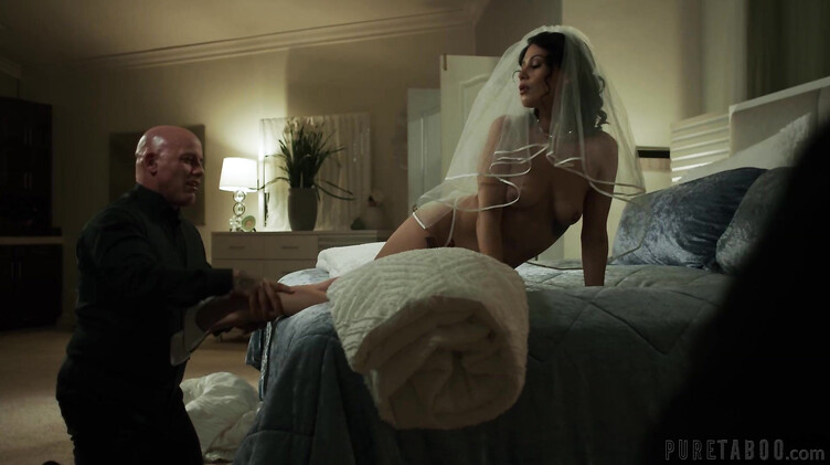 Семейный ритуал: оец трахает невесту сына в первую брачную ночь