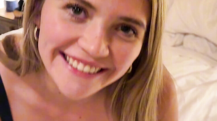 Минет в сауне и анал в номере отеля с Энджи Файт