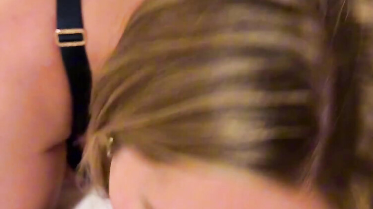 Минет в сауне и анал в номере отеля с Энджи Файт