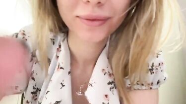 Вебкам стриптиз на заводе от симпатичной сотрудницы цеха