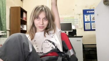 Вебкам стриптиз на заводе от симпатичной сотрудницы цеха