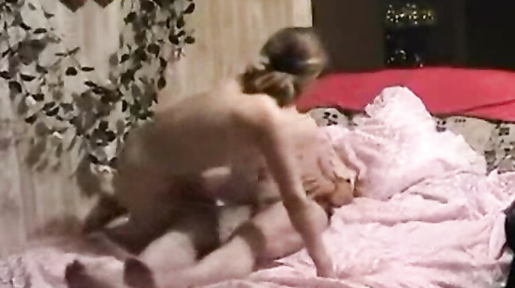 Русский дед ебет родную внучку