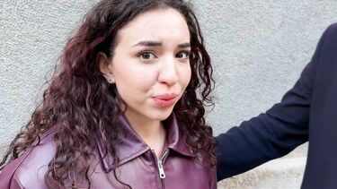 Разоблачил скаммершу и трахнул ее в присутствии мужа