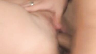 Сперма на лобке: Русский племянник трахает зрелую сексуальную тетю на кухне