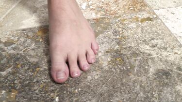 Анальный кастинг 21-летней ассистентки стоматолога в брекетах