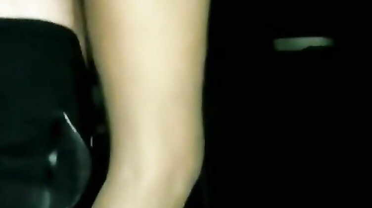 Доггинг с сексвайф RealFeel на парковке (подборка)