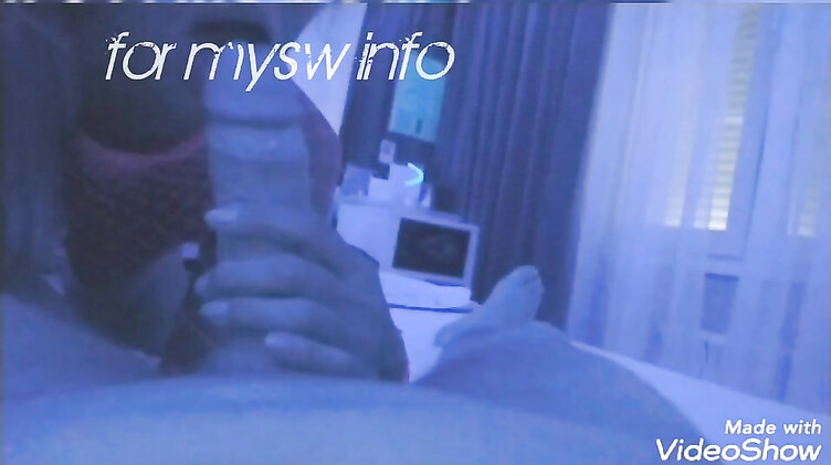 Любовник ебет сексвайф Real Feel в анал и снимает отчет мужу