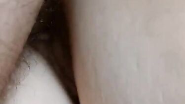 Ужин чмошника: муж куколд вылизывает сперму любовника из пизды жены