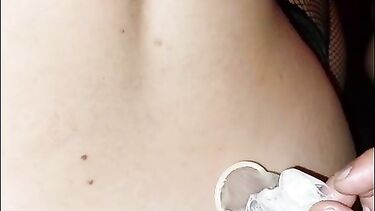 Друзья мужа ебут Алину сексвайф в рот и пизду в гандонах