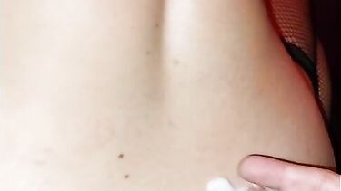 Друзья мужа ебут Алину сексвайф в рот и пизду в гандонах