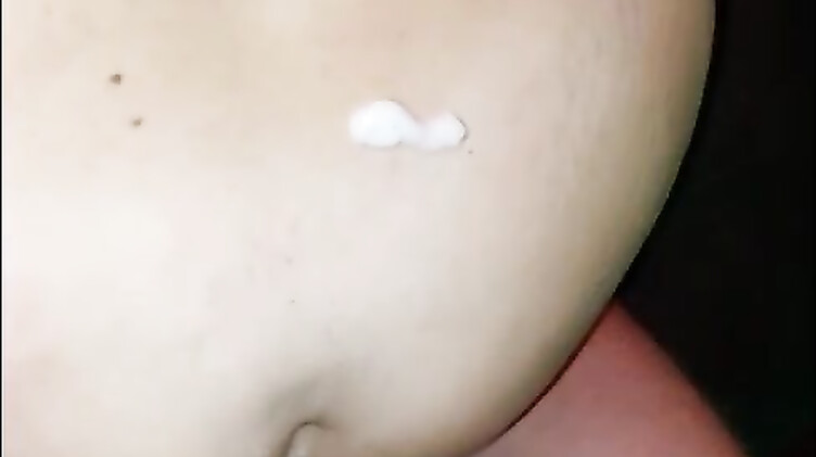 Друзья мужа ебут Алину сексвайф в рот и пизду в гандонах