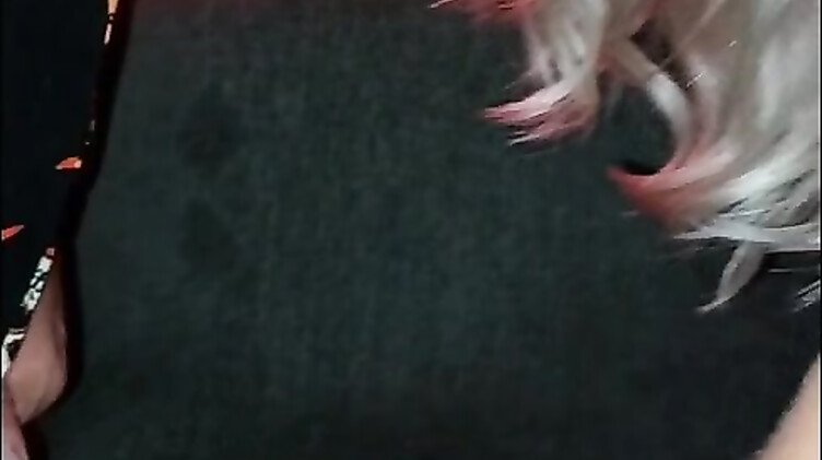 Друзья мужа ебут Алину сексвайф в рот и пизду в гандонах