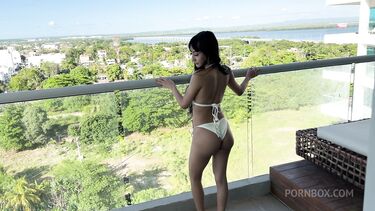 Уничтожение анала Эми Роуз большим тостым членом негра в стиле Ланцелот от Легалов