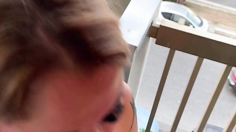 Елена Беркова трахается с мужем стриптизером на отдыхе в отеле и на улице