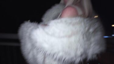 Чех запикапил милфу секс бомбу из Англии и выебал ее за деньги