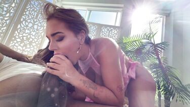 Дредд дерет большим хуем жопастую молодую красотку Аланну Поу