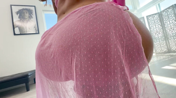 Дредд дерет большим хуем жопастую молодую красотку Аланну Поу