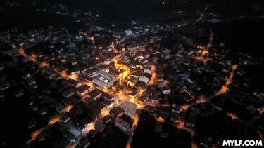 Связанный муж смотрит, как грабитель ебет его жену, потом присоединяется