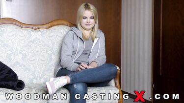 Украинская студентка Маша (Лика Стар) на кастинге Вудмана