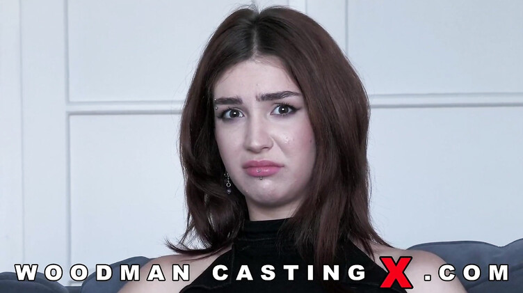 Рыжая румынка Скарлетт Спарк на анальном кастинге Вудмана